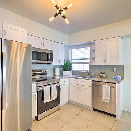 Cute And Cozy Florida Duplex Walk To Beaches! Cocoa Beach Exterior photo