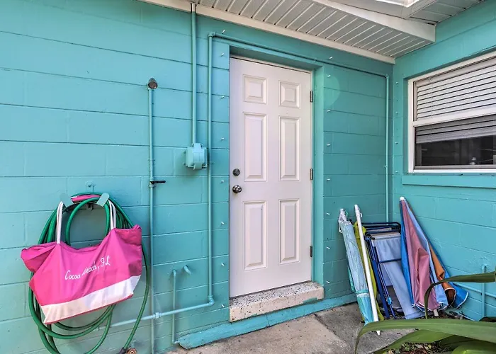 Cute And Cozy Florida Duplex Walk To Beaches!